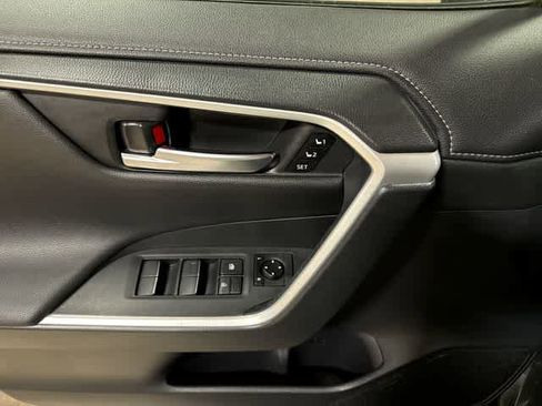 Used 2019 Toyota RAV4 Limited w/ Carpet Mat Package AWD/4WD image 23