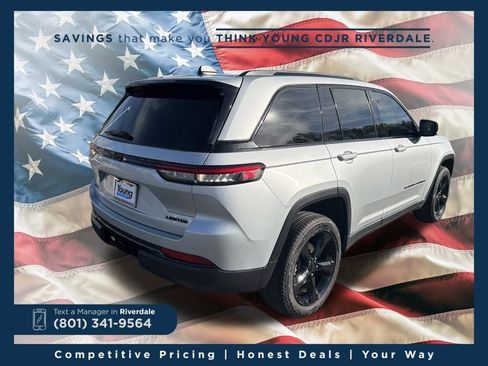 Used 2025 Jeep Grand Cherokee Limited w/ Black Appearance Package image 3