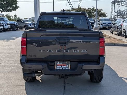 Used 2024 Toyota Tacoma TRD Sport w/ TRD Sport Upgrade Package AWD/4WD image 7