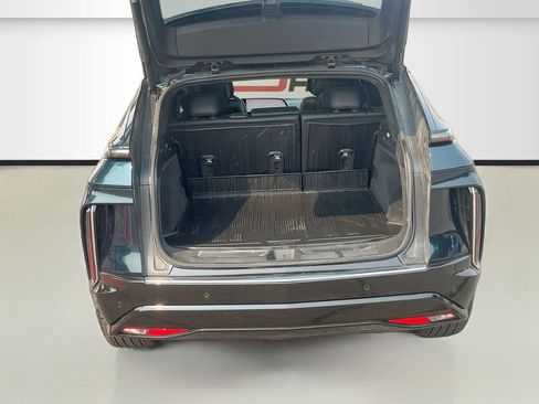 Used 2025 Cadillac Lyriq Luxury w/ LPO, Floor Liner Package AWD/4WD image 28