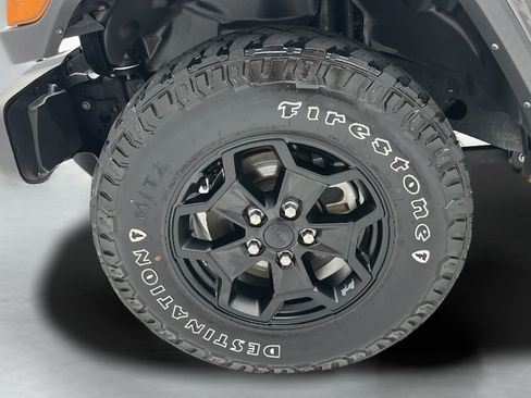 Used 2022 Jeep Gladiator Sport AWD/4WD image 9
