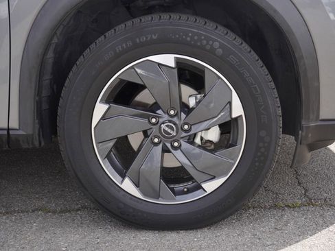 Certified 2024 Nissan Rogue SV image 7