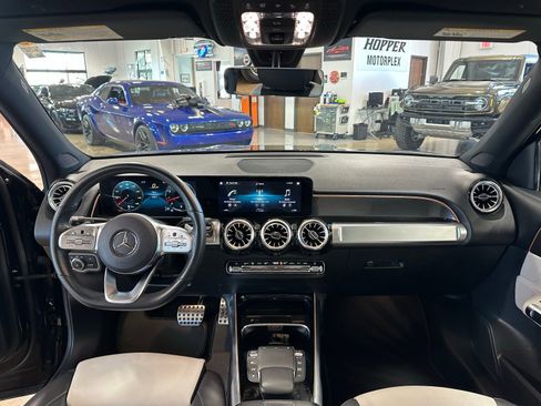 Used 2022 Mercedes-Benz GLB 250 GLB 250 AMG Line Parking Assis image 14