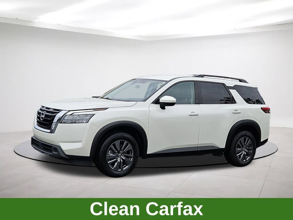 Used 2024 Nissan Pathfinder SV FWD image 3