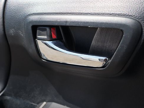 Used 2016 Toyota Tacoma TRD Sport image 15