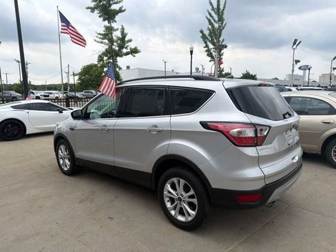 Used 2017 Ford Escape SE w/ Equipment Group 201A FWD image 5