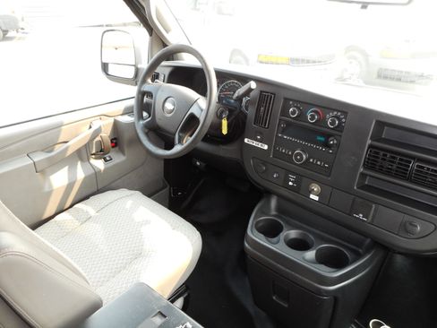 Used 2016 Chevrolet Express 2500 w/ Cold Climate Package RWD image 23