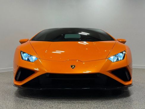 Used 2021 Lamborghini Huracan EVO image 2
