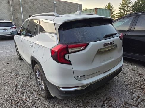 Used 2024 GMC Terrain SLT AWD/4WD image 7