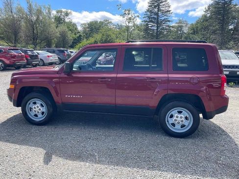 Used 2016 Jeep Patriot Sport w/ Power Value Group AWD/4WD image 8