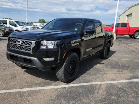 Used 2022 Nissan Frontier SV AWD/4WD image 2