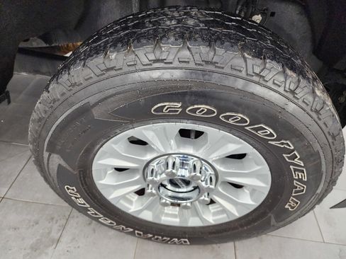 Used 2022 Ford F250 XL w/ STX Appearance Package image 3