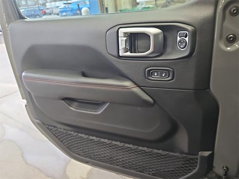 Used 2020 Jeep Gladiator Rubicon image 25