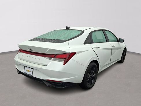 Used 2023 Hyundai Elantra SEL image 6