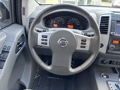 Used 2021 Nissan Frontier SV AWD/4WD image 14