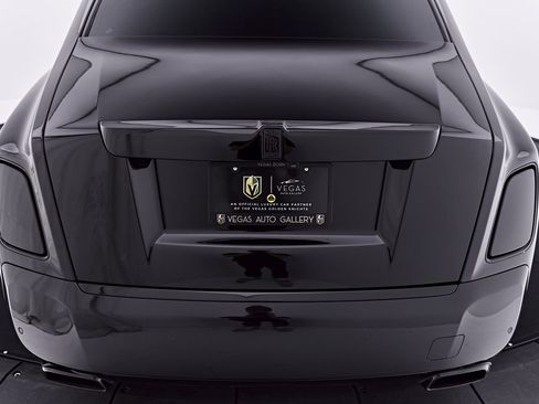 Used 2024 Rolls-Royce Phantom Sedan w/ The Phantom Package RWD image 26