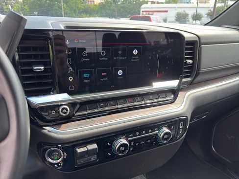 Used 2025 GMC Sierra 1500 SLT AWD/4WD image 21
