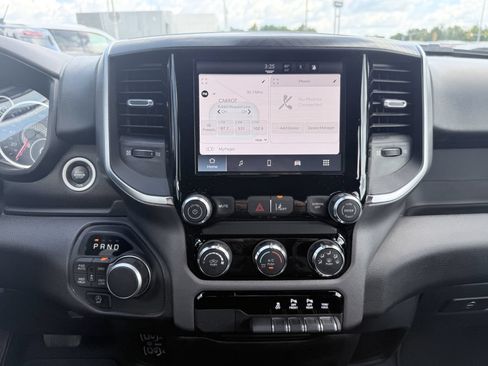Used 2025 RAM 1500 Big Horn AWD/4WD image 11