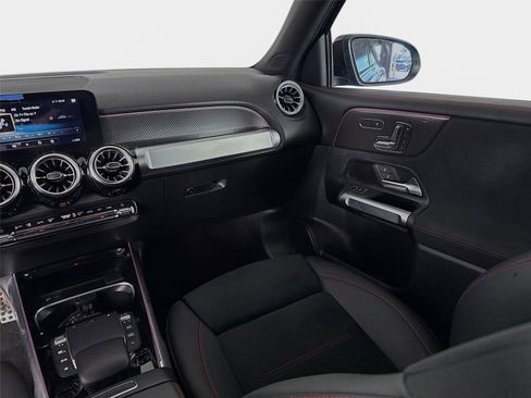Used 2023 Mercedes-Benz GLB 250 w/ AMG Line image 25