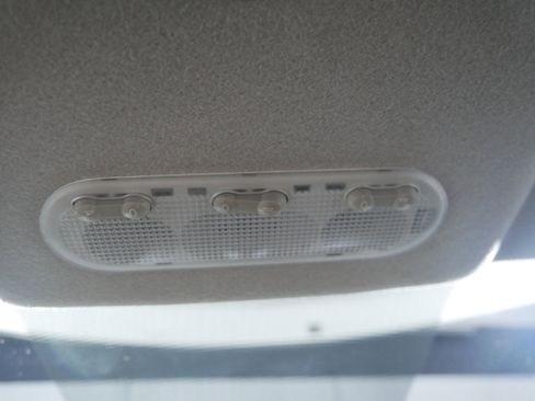 Used 2015 Nissan Juke S image 32