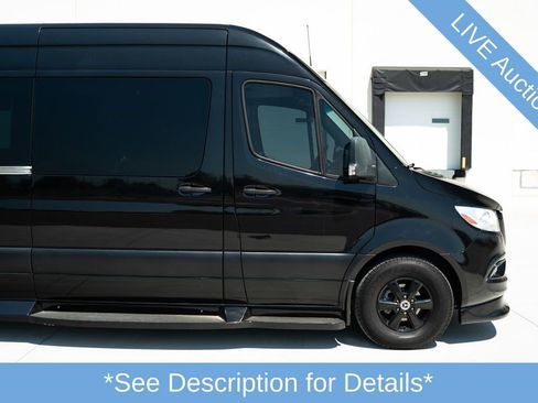 Used 2022 Mercedes-Benz Sprinter 2500 w/ Parking Package image 10