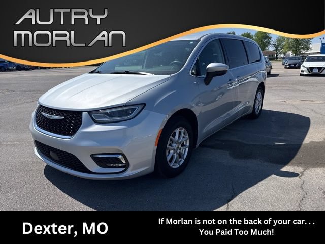 Used 2023 Chrysler Pacifica Touring-L FWD image 1