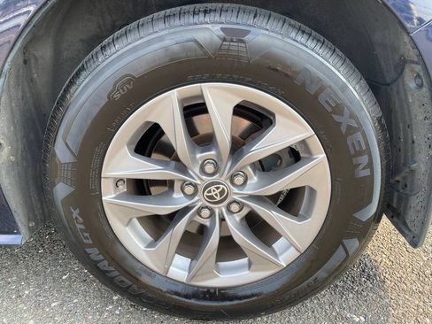 Used 2023 Toyota Sienna XLE AWD/4WD image 30