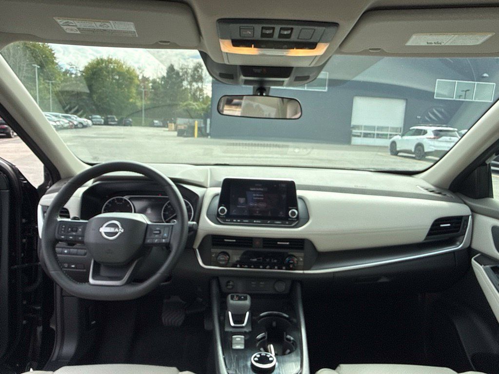 Certified 2026 Nissan Rogue SV w/ SV Premium Package AWD/4WD image 23