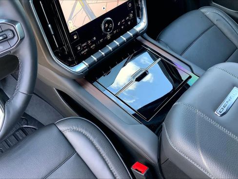 Used 2025 GMC Yukon Denali w/ LPO, Floor Liner Package image 14