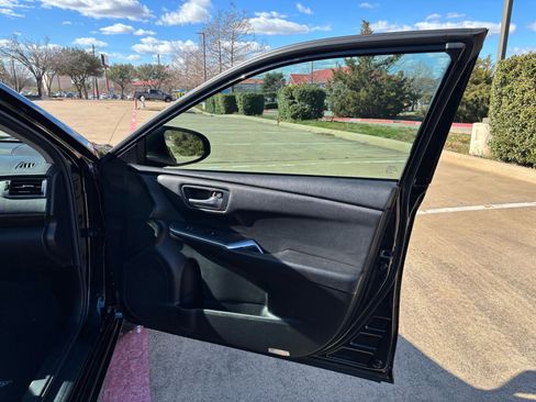Used 2017 Toyota Camry LE image 16