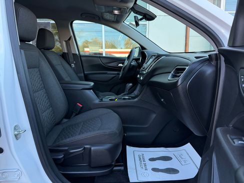 Used 2020 Chevrolet Equinox LT image 18