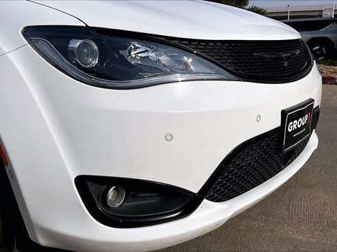 Used 2018 Chrysler Pacifica Touring-L Plus w/ Advanced Safetytec Group image 28