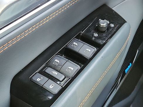 Used 2022 Jeep Grand Wagoneer Series II w/ Convenience Group III AWD/4WD image 23