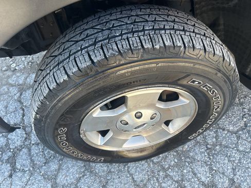 Used 2004 Ford F150 XLT image 9