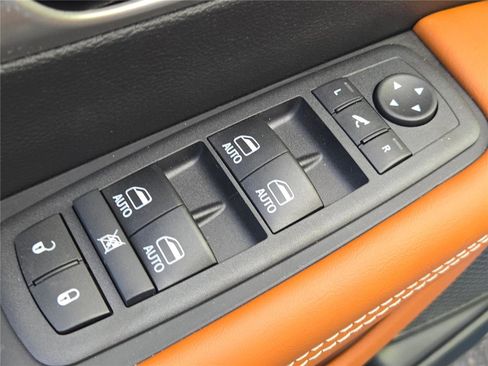 New 2026 Chrysler Pacifica Pinnacle image 21