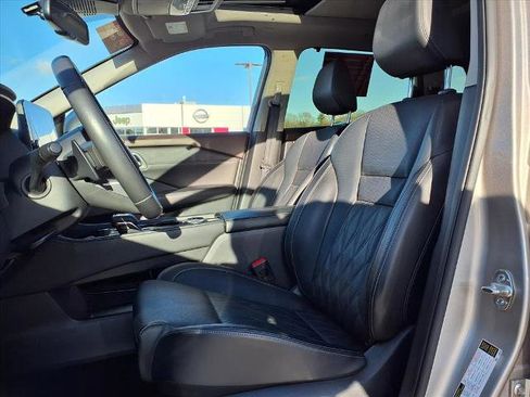 Certified 2023 Nissan Rogue Platinum w/ Platinum Premium Package image 6