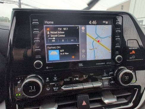 Used 2021 Toyota Highlander Limited AWD/4WD image 3