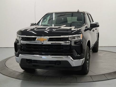 Used 2024 Chevrolet Silverado 1500 LT AWD/4WD image 4