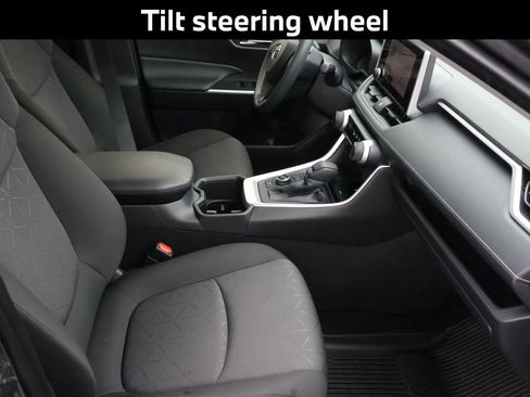 Used 2025 Toyota RAV4 XLE image 13