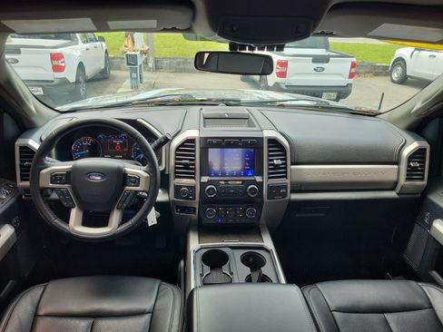 Used 2020 Ford F250 Lariat w/ Lariat Value Package AWD/4WD image 8
