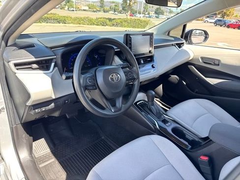 Used 2022 Toyota Corolla LE image 7