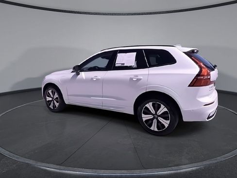 Certified 2023 Volvo XC60 T8 Plus AWD/4WD image 8