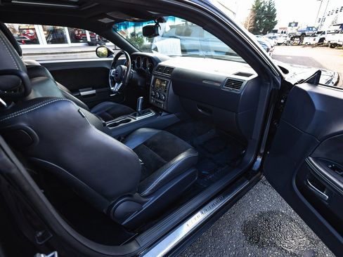 Used 2012 Dodge Challenger SRT8 image 27