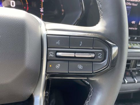 Used 2023 Chevrolet Colorado LT w/ LT Convenience Package III image 19