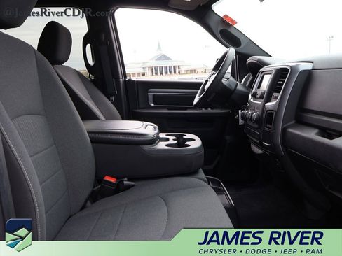 Used 2024 RAM 1500 Classic Warlock AWD/4WD image 9