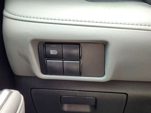 Used 2022 Toyota Highlander L image 23