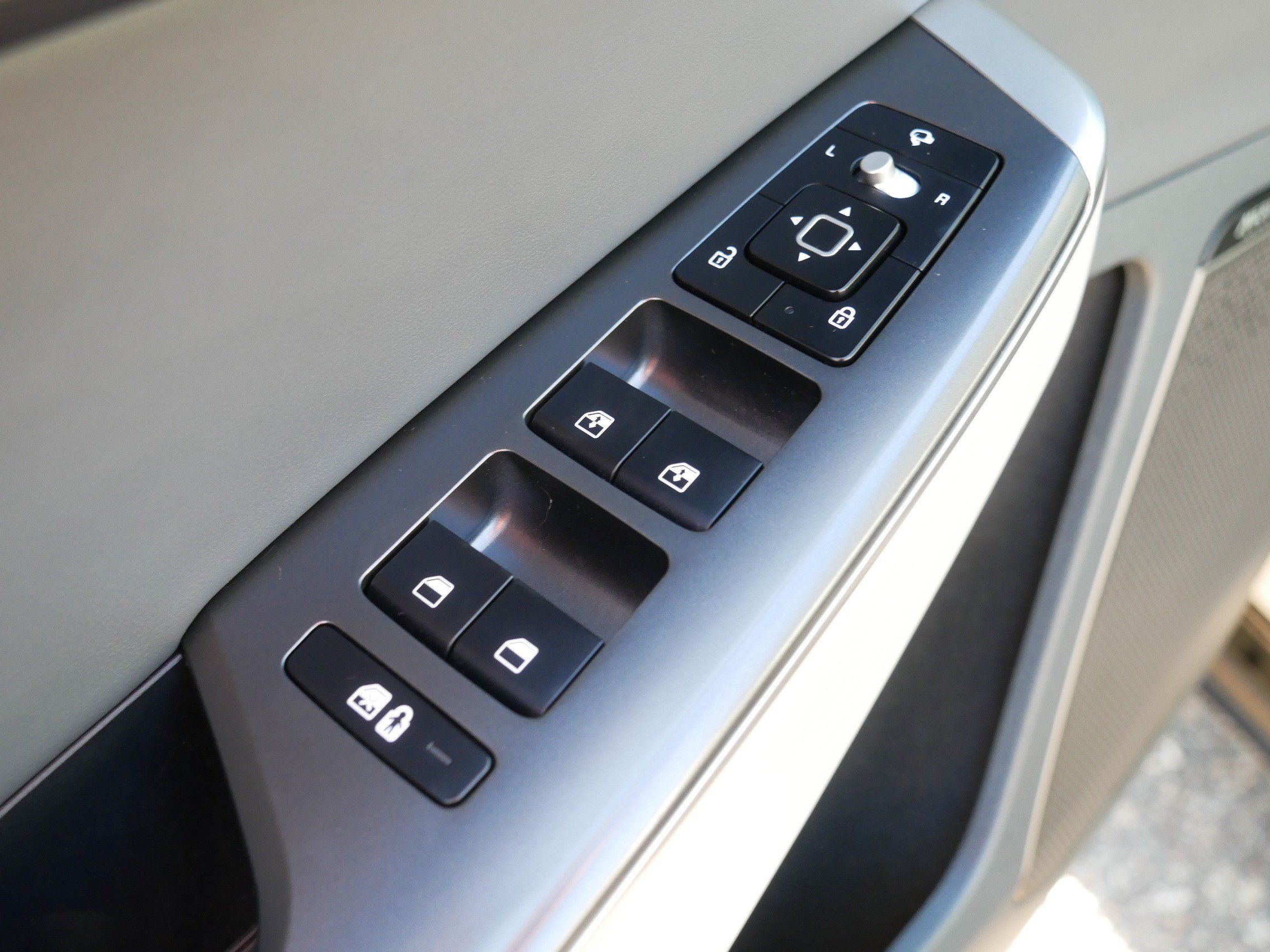 Certified 2023 Kia EV6 Wind w/ Wind Technology Package AWD/4WD image 19
