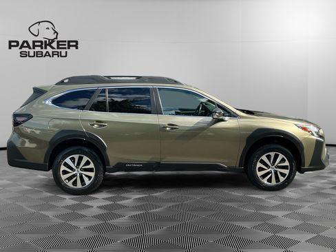 Used 2024 Subaru Outback Premium AWD/4WD image 6