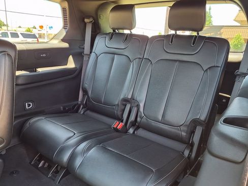 Used 2025 Jeep Grand Cherokee L Limited w/ Luxury Tech Group II AWD/4WD image 21