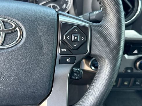 Used 2017 Toyota Tacoma Limited w/ Tow Package image 11